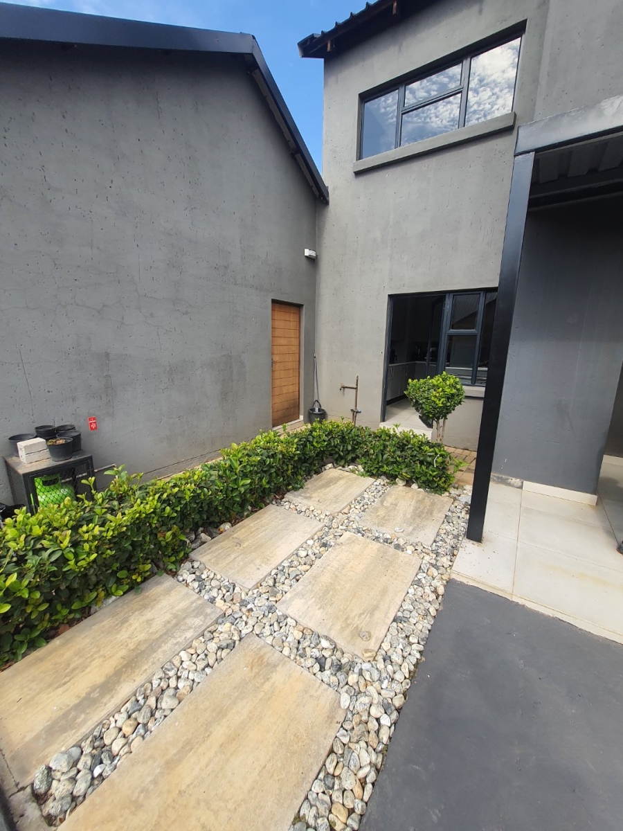 To Let 3 Bedroom Property for Rent in La Camargue Private Country Estate North West